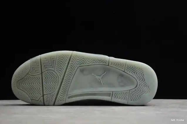 Jordan Air Grey 4 930155-003 x KAWS Cool 0520